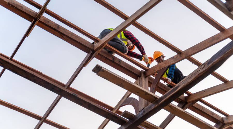 Professional gutter cleaning services in Le Grand, CA